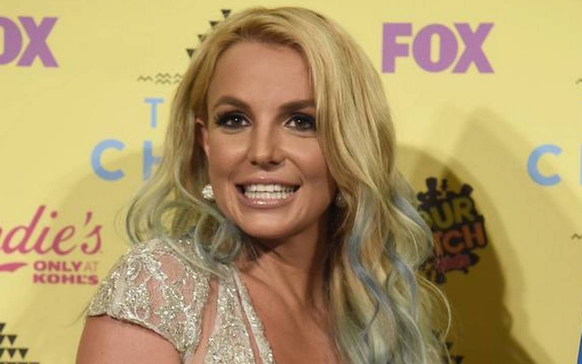 Vicki Gunvalson splits with beau; Britney Spears’ revealing dress | Miami Herald