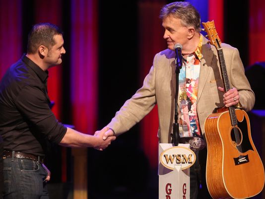 Guitar missing 50 years returned to country music star
