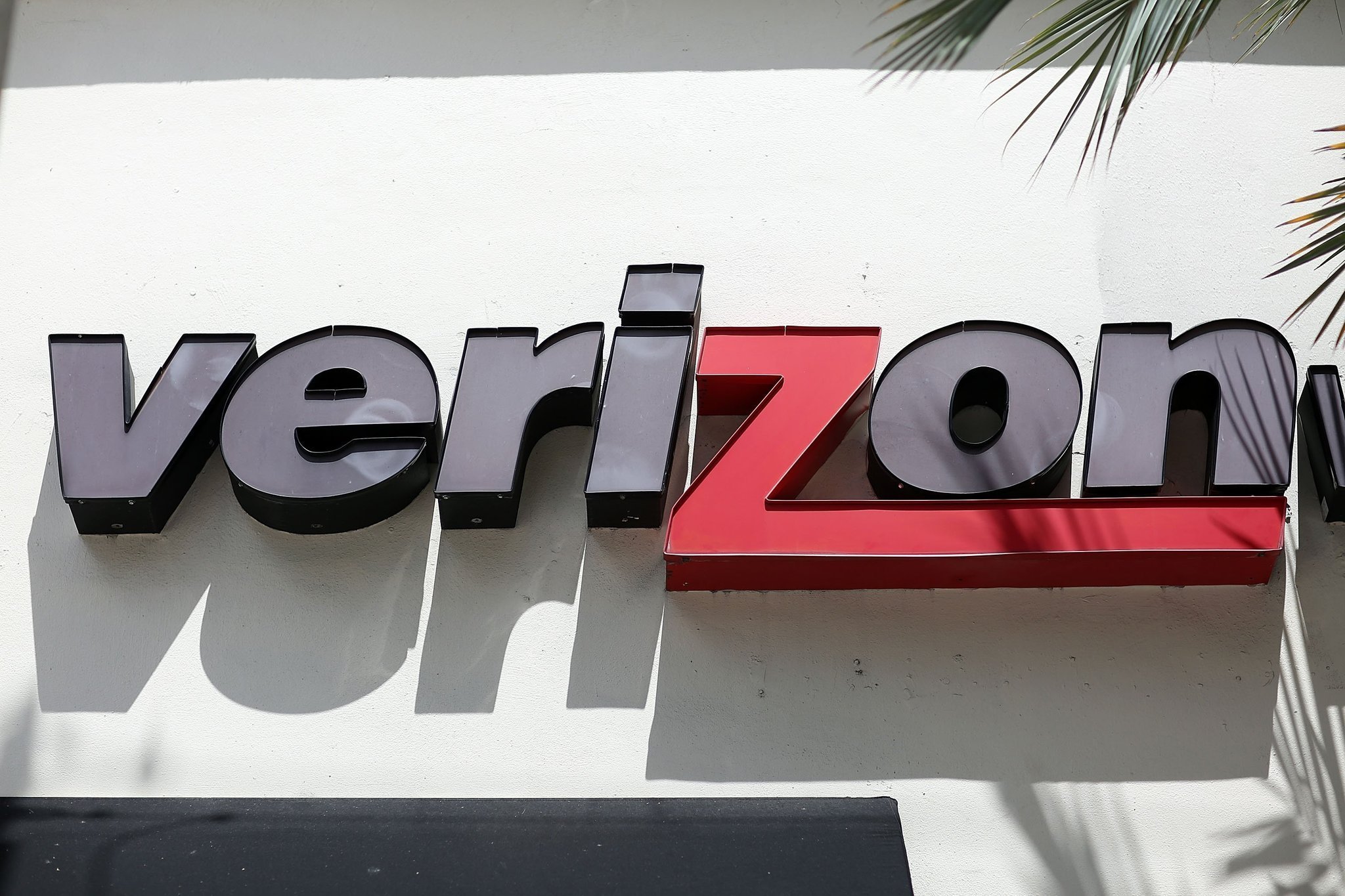 Verizon will drop phone contracts, end discounted phones – Chicago Tribune