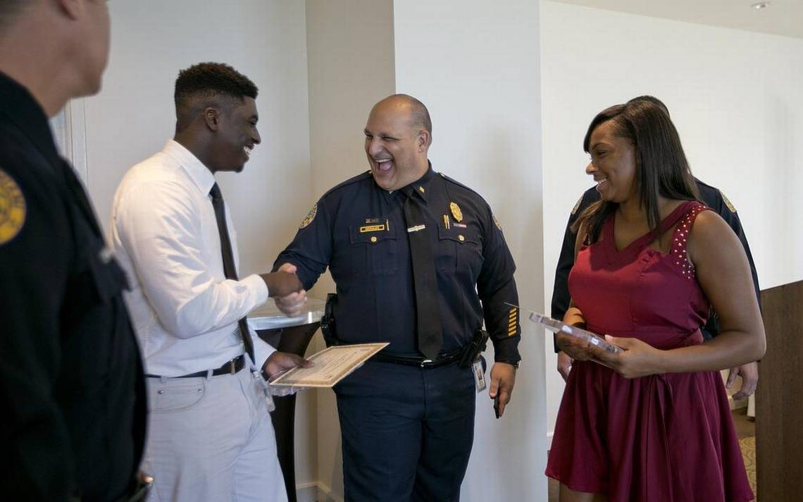 Miami police officers mentor teens in Coconut Grove | Miami Herald